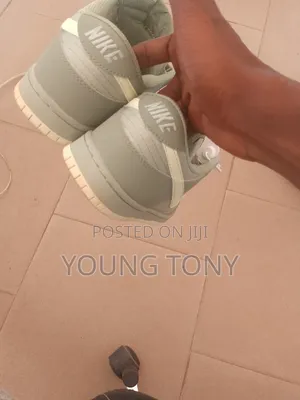 Nike Duke Low Sb Olive Aura