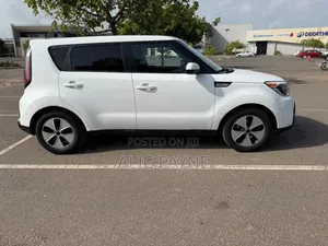 Kia Soul Base Hatchback 2016 White