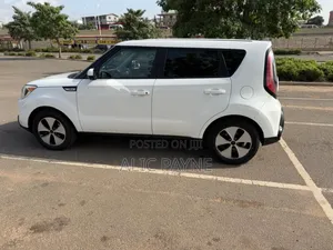 Kia Soul Base Hatchback 2016 White