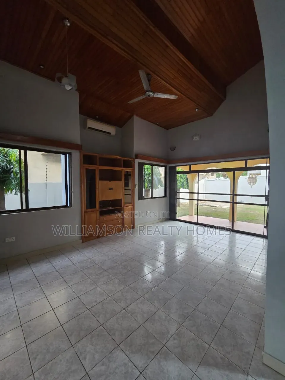 4bdrm House in Community 18 Area, Spintex for rent