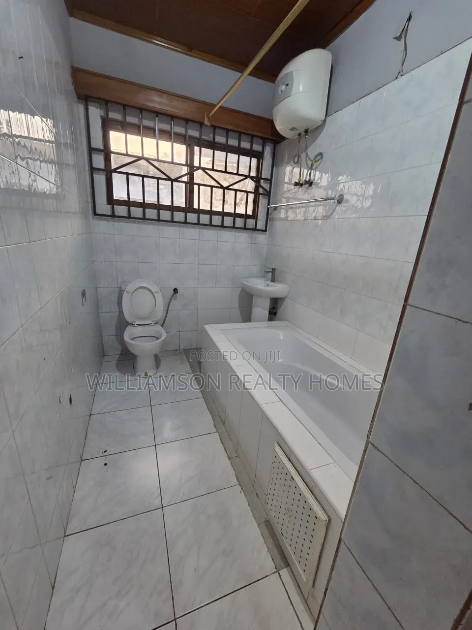 4bdrm House in Community 18 Area, Spintex for rent