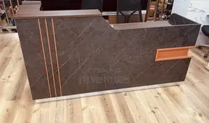 Executive Front Desk (La-660-20)