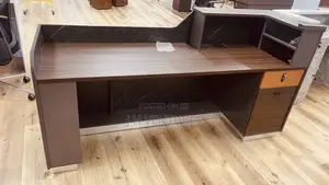 Executive Front Desk (La-660-20)