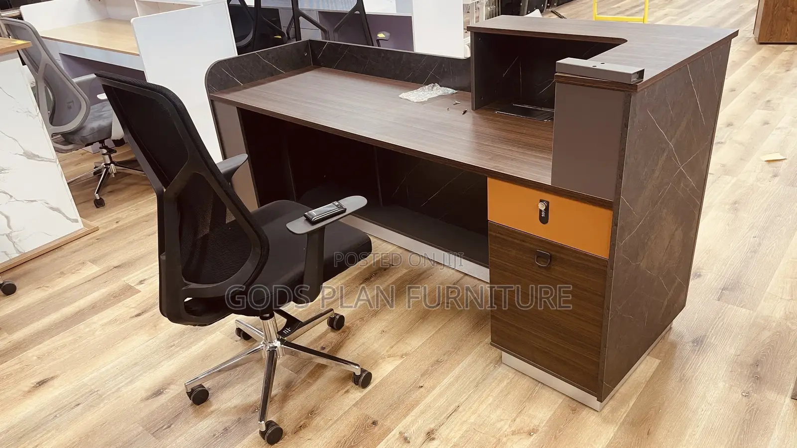 Executive Front Desk (La-660-20)