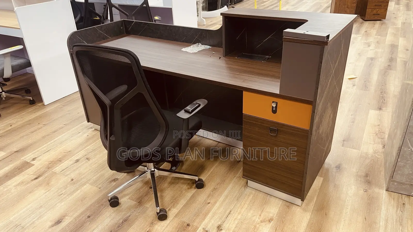 Executive Front Desk (La-660-20)