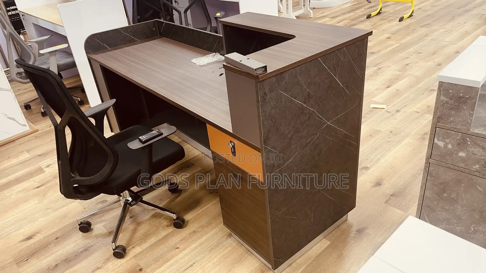 Executive Front Desk (La-660-20)