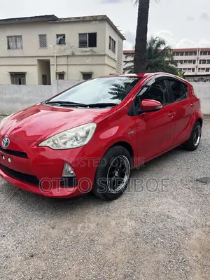Toyota Aqua 2015 Red