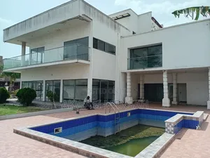 5bdrm House in Grow Hotel  Area, North Legon for sale