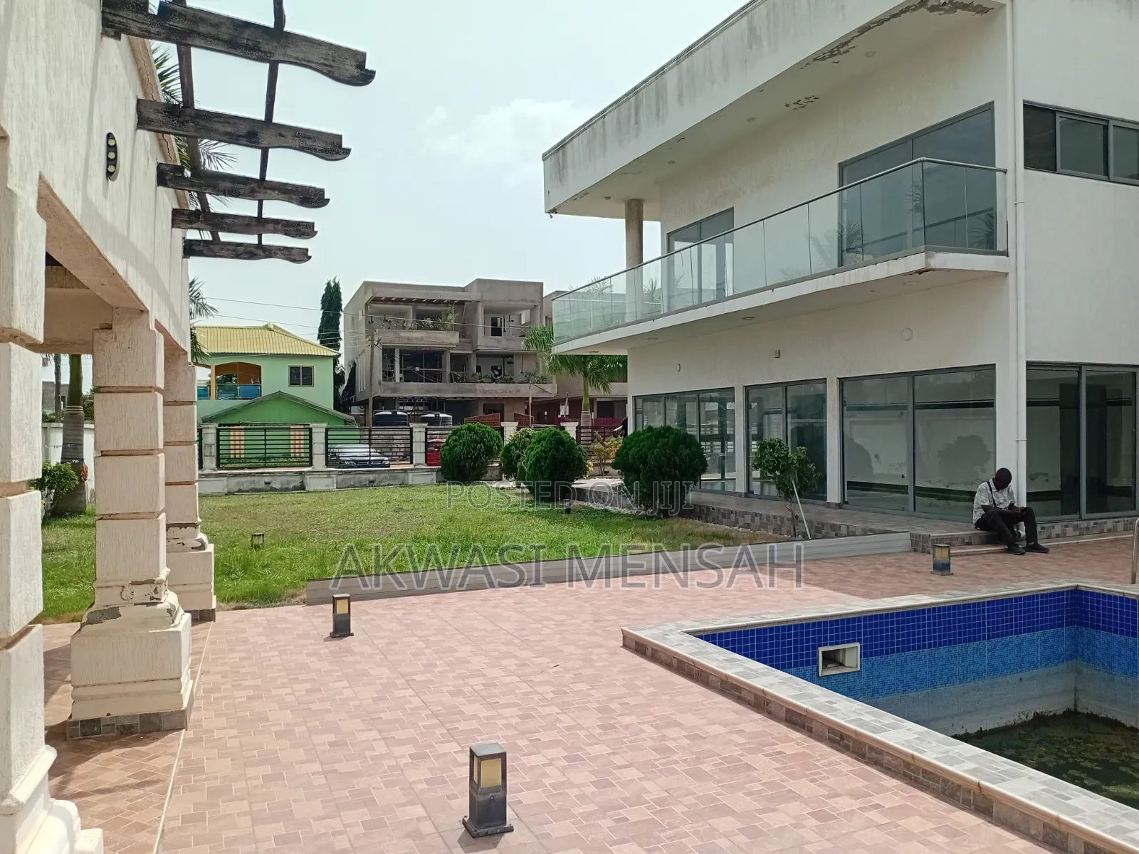 5bdrm House in Grow Hotel  Area, North Legon for sale