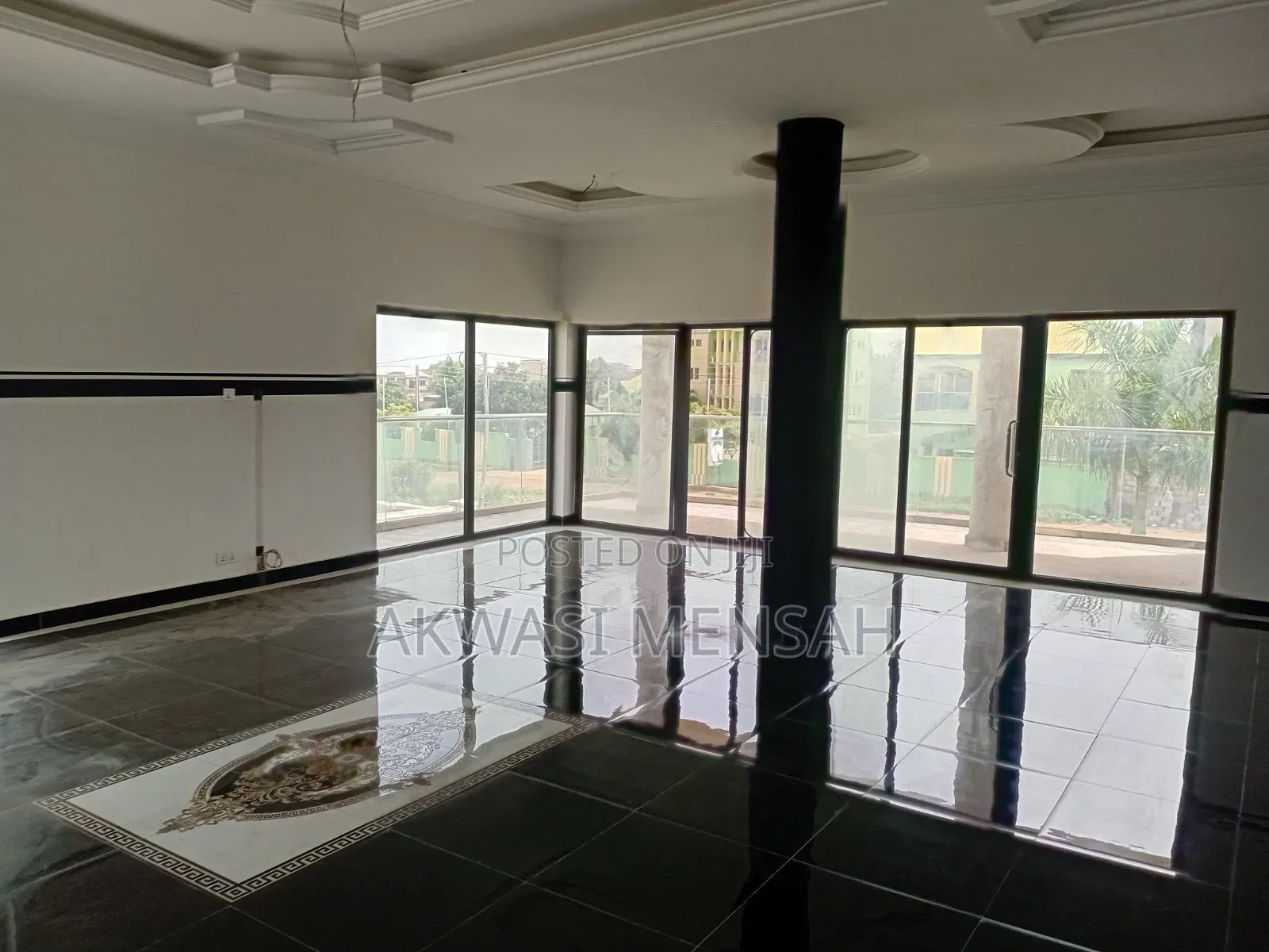5bdrm House in Grow Hotel  Area, North Legon for sale