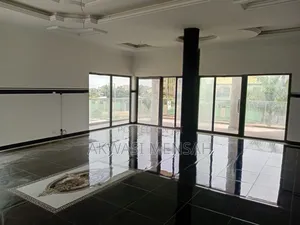 5bdrm House in Grow Hotel  Area, North Legon for sale