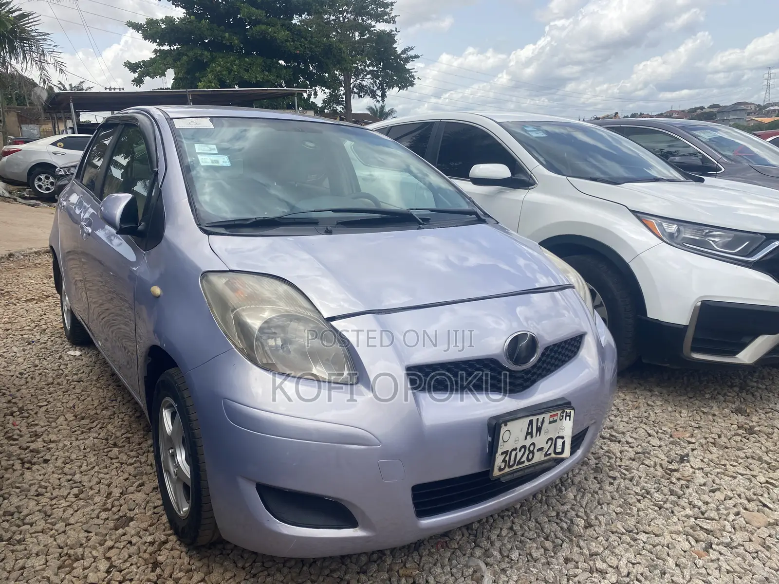 Toyota Vitz 2010 Silver