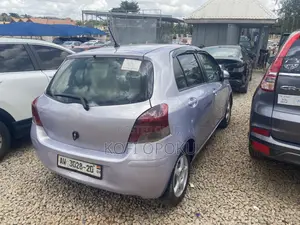Toyota Vitz 2010 Silver