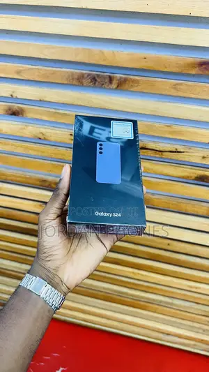 New Samsung Galaxy S24 256 GB