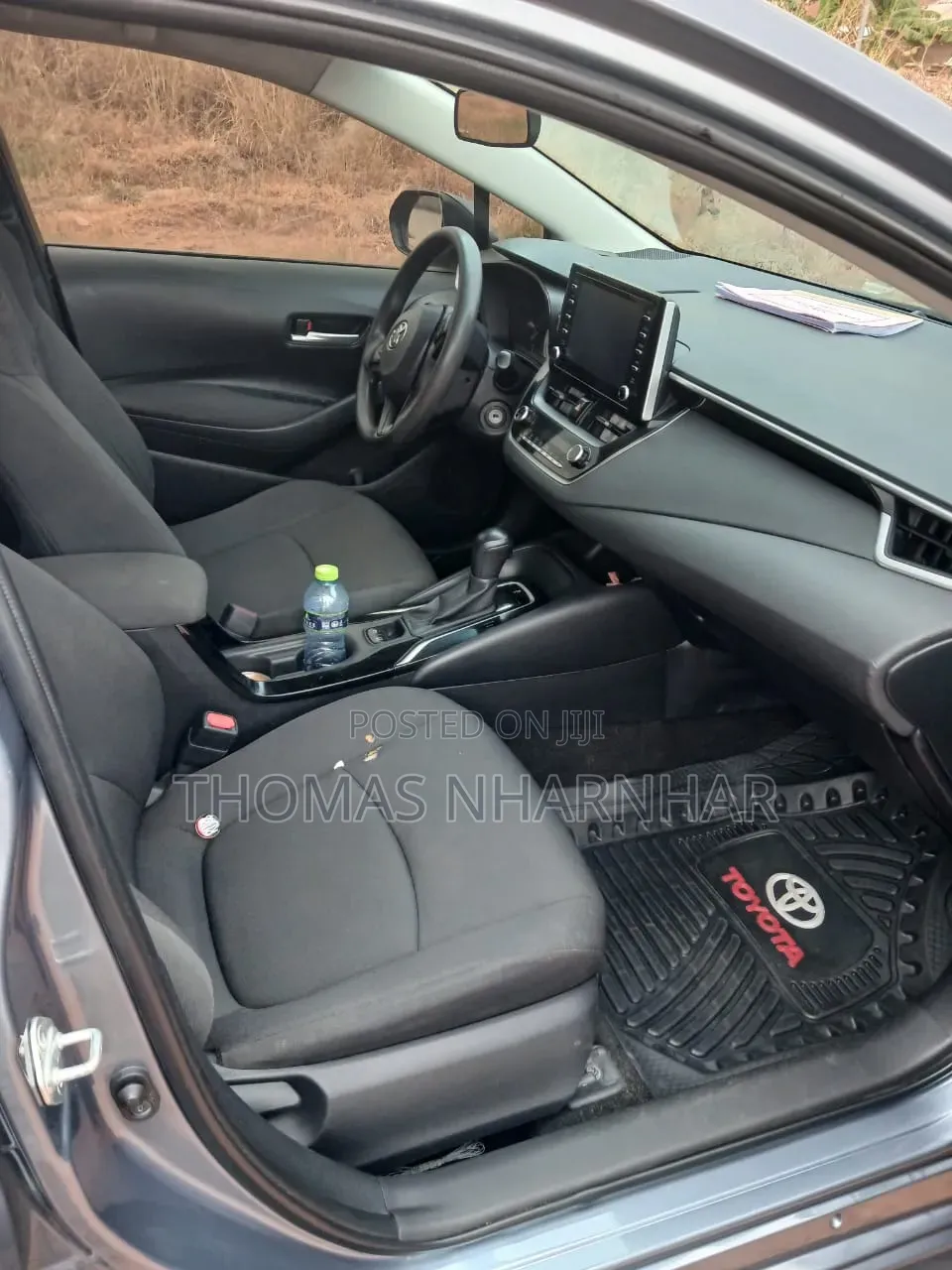 Toyota Corolla LE 2020 Silver