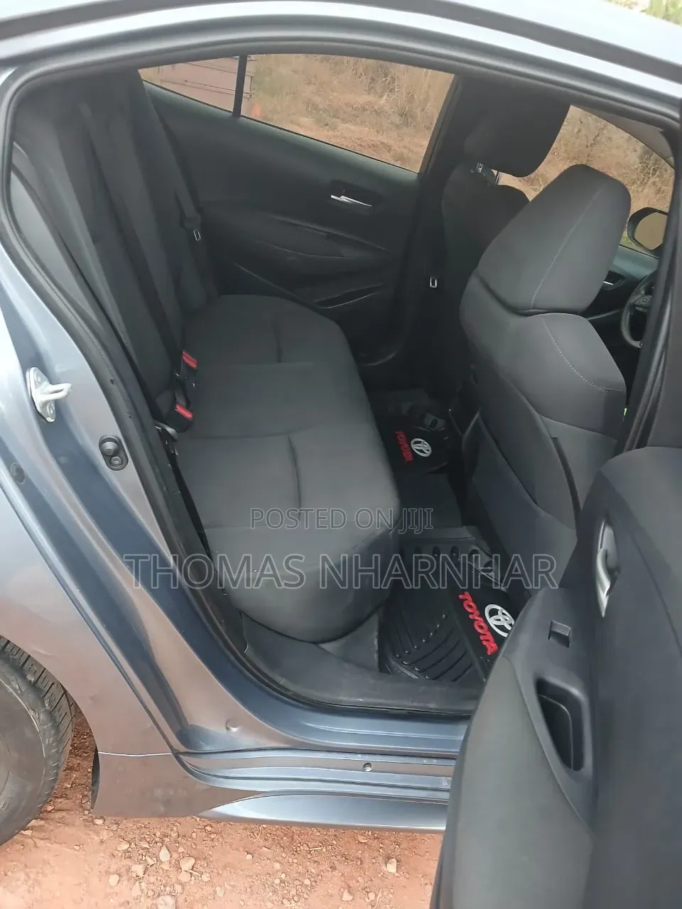 Toyota Corolla LE 2020 Silver