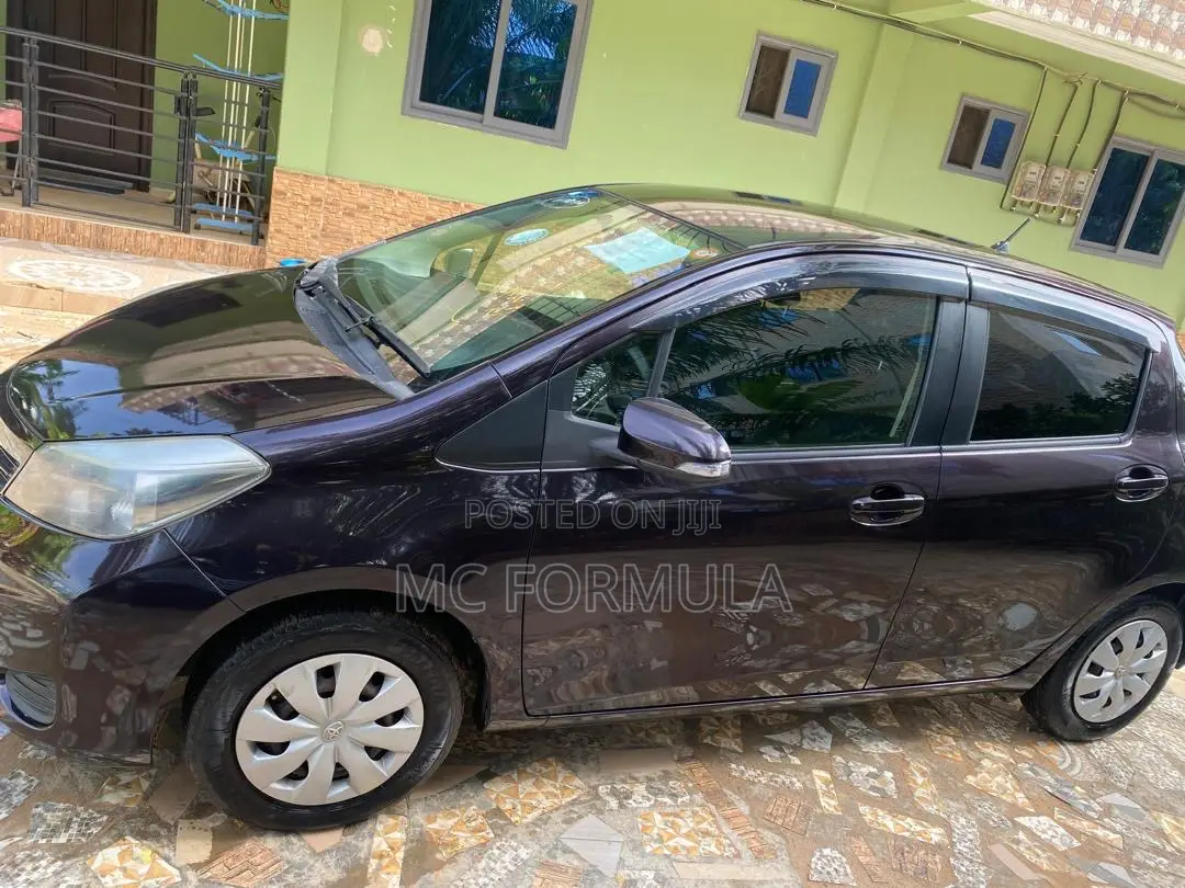 Toyota Vitz 2013 Purple