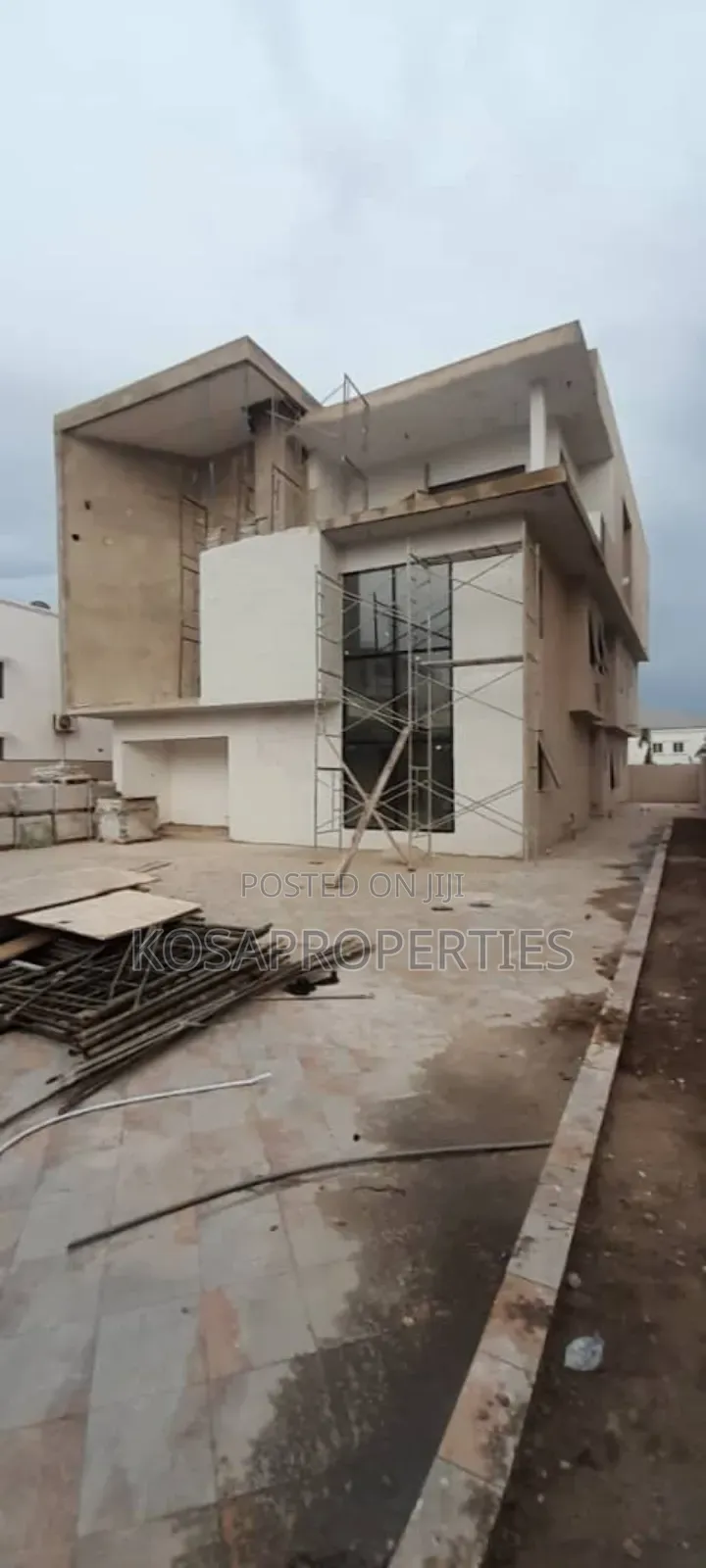 5bdrm House in Adjiringanor Tesa, East Legon for sale