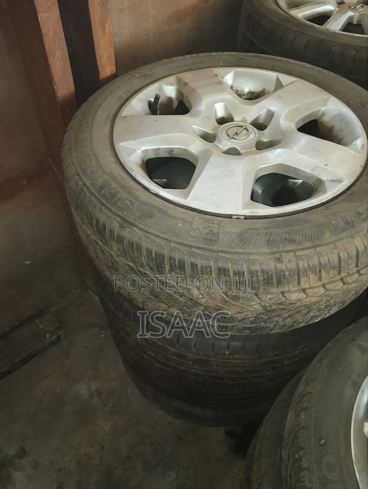 Aluminum Rimmed Tyres