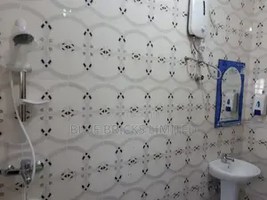 3bdrm House in Royal Senchi, Asuogyaman for sale