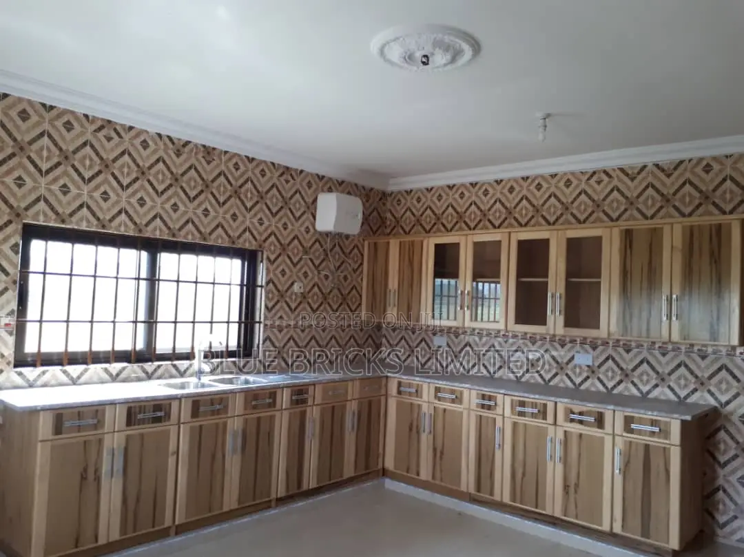 3bdrm House in Royal Senchi, Asuogyaman for sale