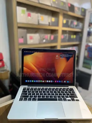 Laptop Apple MacBook Pro 8GB Intel Core i5 SSD 256GB