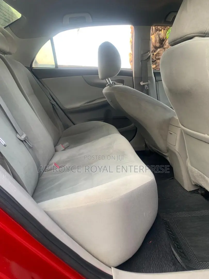 Toyota Corolla LE 4dr Sedan (1.8L 4cyl 4A) 2013 Red