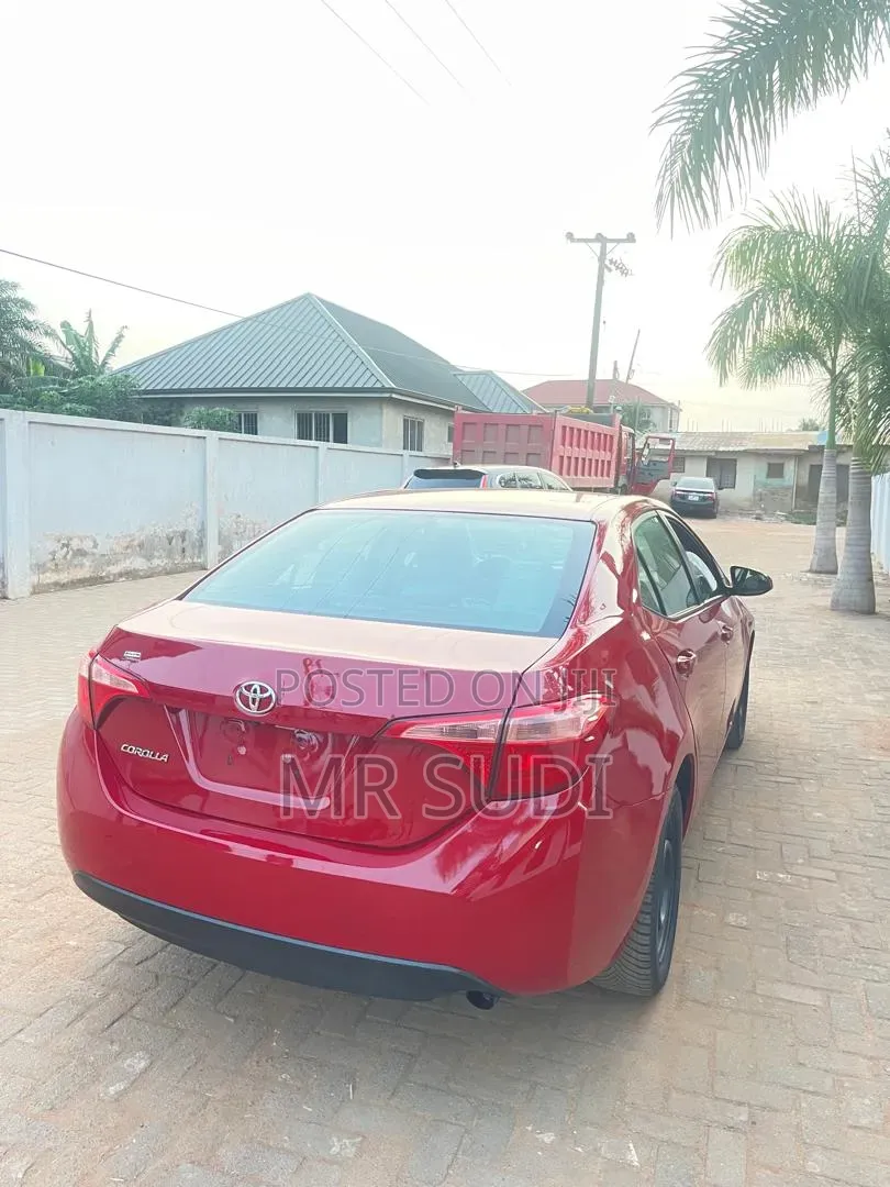 Toyota Corolla 2018 Red