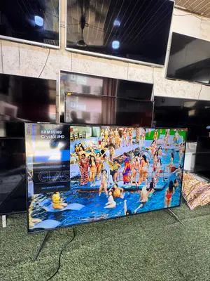 Samsung 50 Inches Smart Crystal Uhd Graphics Tv