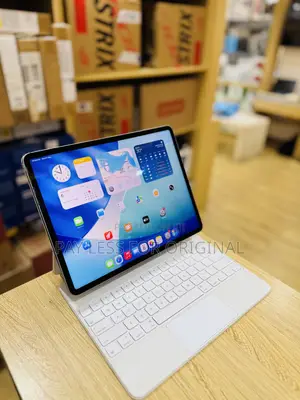 Apple iPad Pro 12.9 (2022) 256 GB Gray