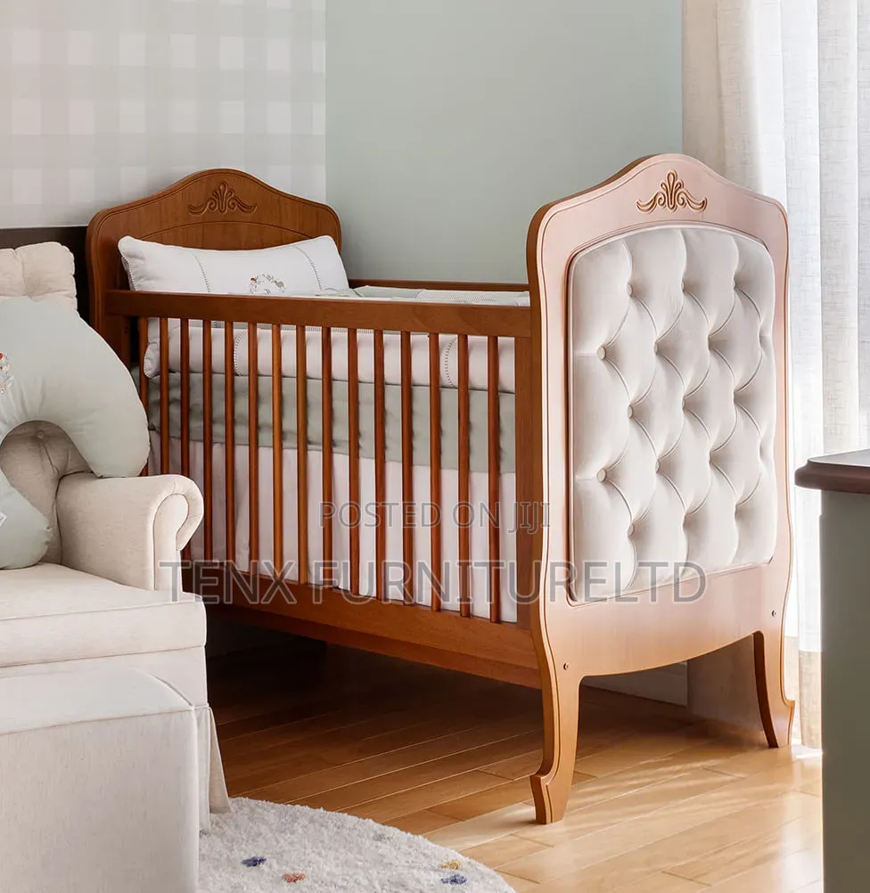 Baby/Kids Bed/Crib (Nóbile Wooden Crib)