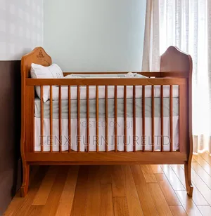 Baby/Kids Bed/Crib (Nóbile Wooden Crib)