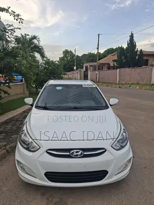Hyundai Accent GS 4dr Hatchback (1.6L 4cyl 6A) 2015 White