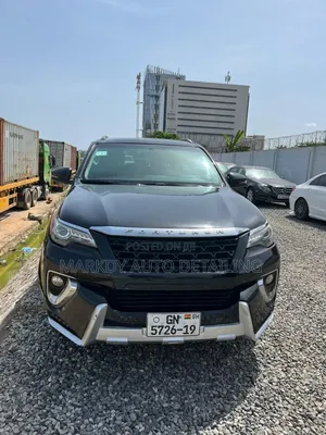 Toyota Fortuner 2019 Black