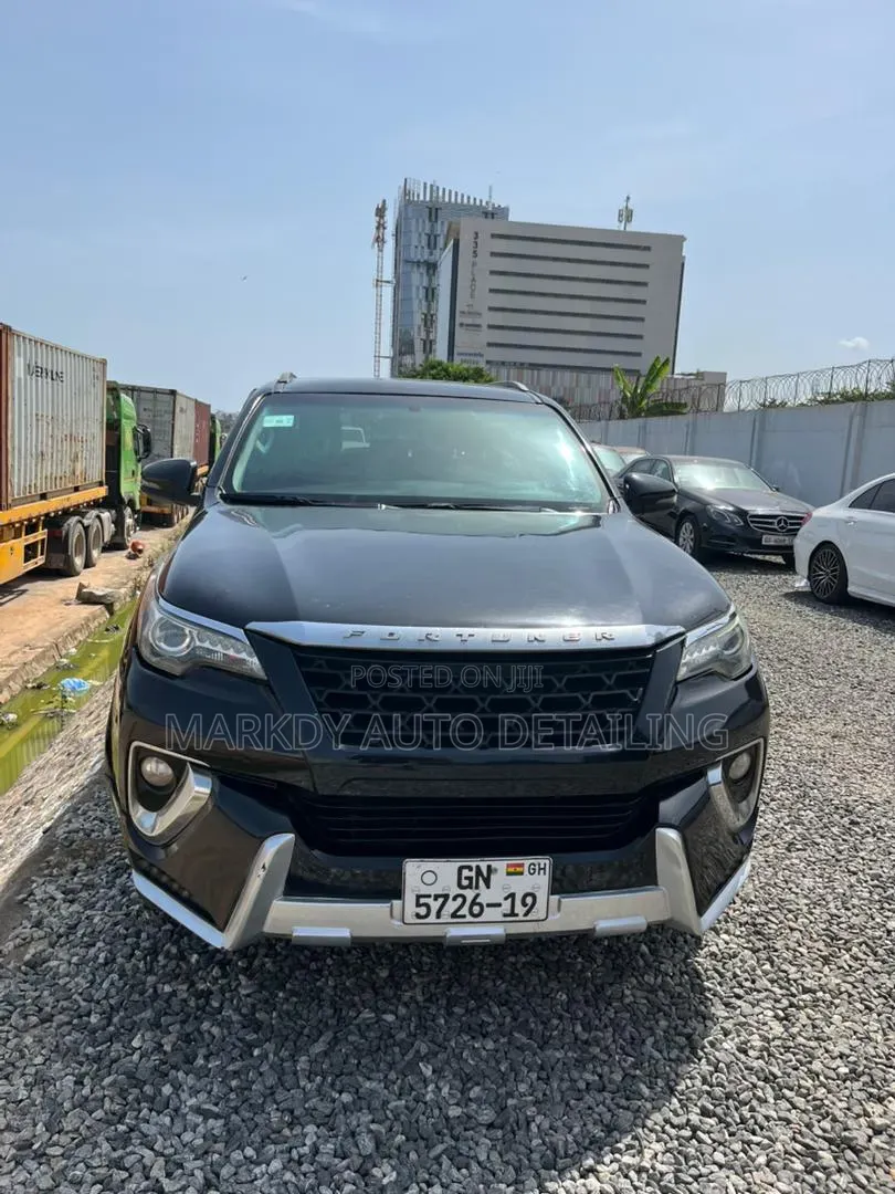 Toyota Fortuner 2019 Black