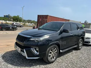 Toyota Fortuner 2019 Black