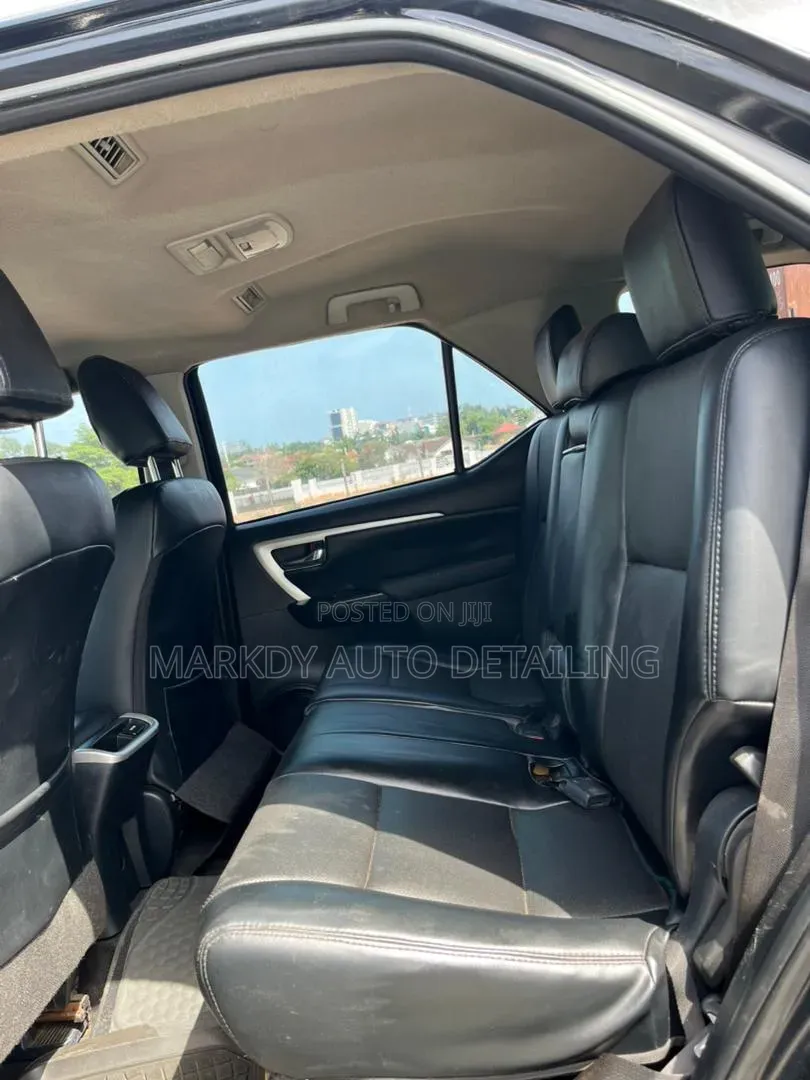 Toyota Fortuner 2019 Black