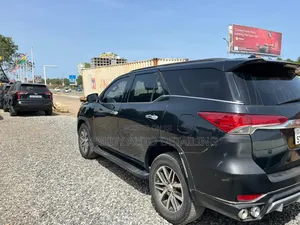 Toyota Fortuner 2019 Black