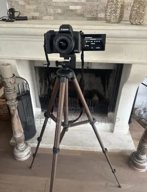 Canon M50 Mark Ii + 15-45mm Is STM Lens