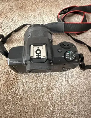 Canon M50 Mark Ii + 15-45mm Is STM Lens