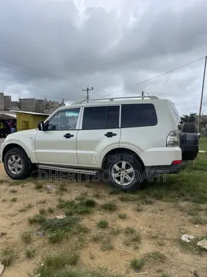 Mitsubishi Pajero 2016 White