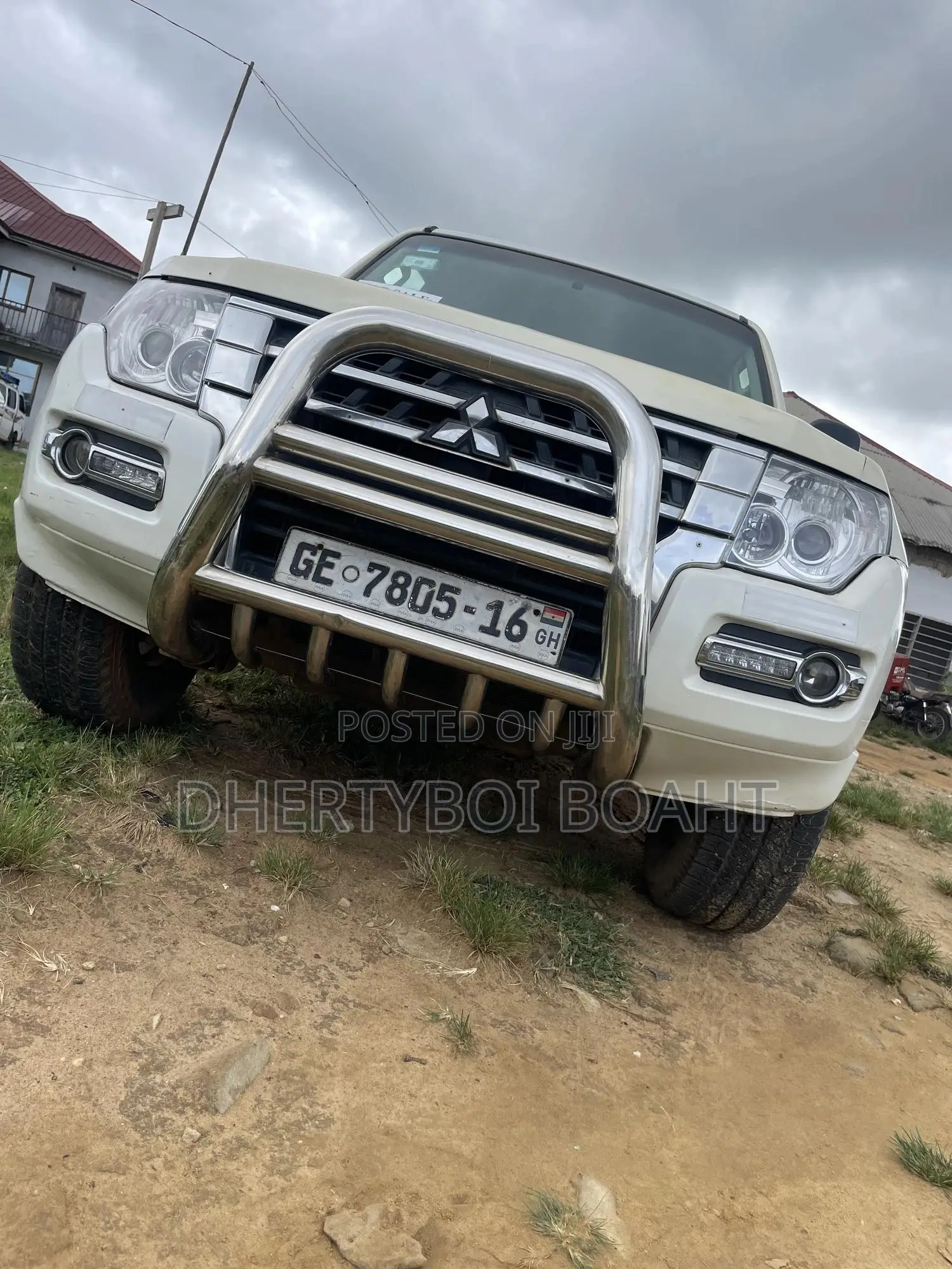 Mitsubishi Pajero 2016 White
