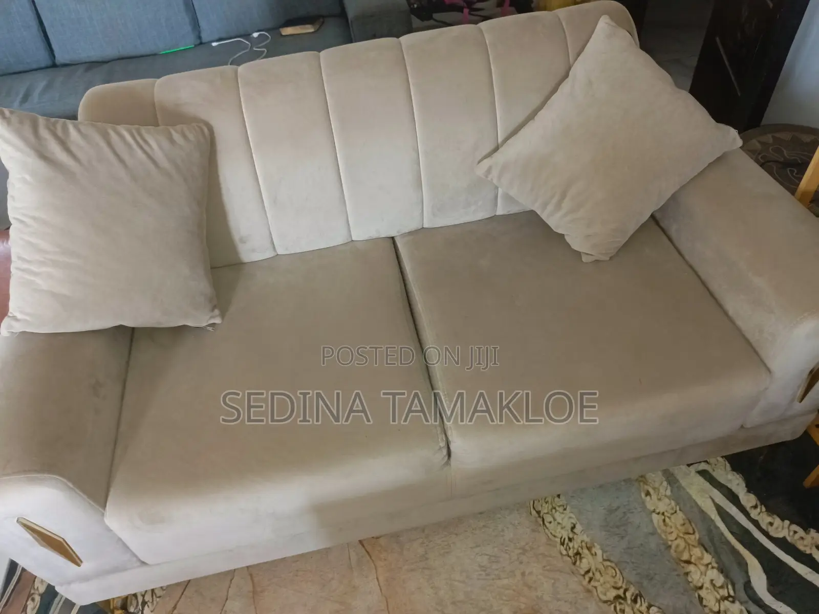 Unique Sofa Set (7 Seater)