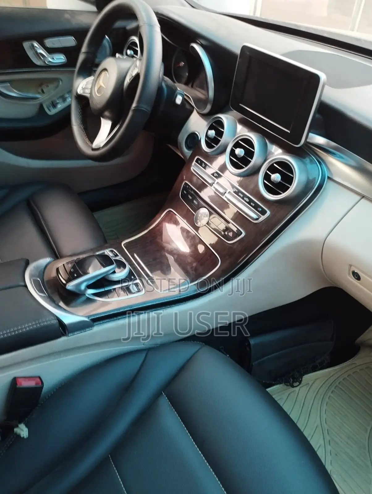 Mercedes-Benz C300 2016 Black