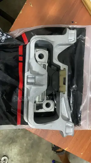 Cla Gla Engine Seat
