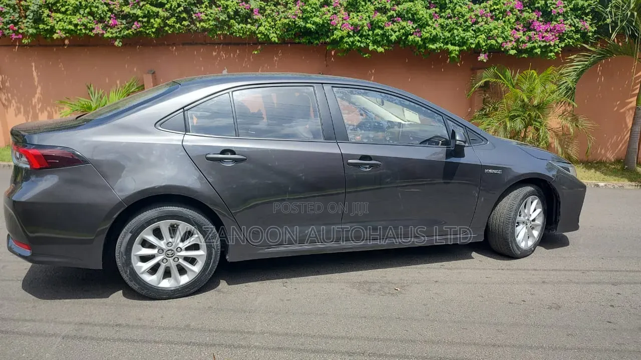 Toyota Corolla SE (1.8L 4cyl 2A) 2019 Gray