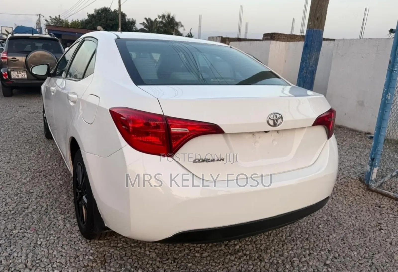 Toyota Corolla LE ECO 4dr Sedan (1.8L 4cyl CVT) 2017 White