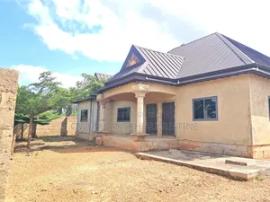 4bdrm House in Atwima Kwanwoma for sale