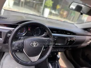 Toyota Corolla S Plus 4dr Sedan (1.8L 4cyl CVT) 2015 Red
