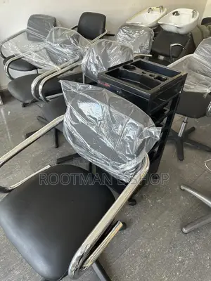 Black Salon Styling Chair With Chrome Armrests